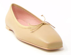 Pretty Ballerinas Camille
